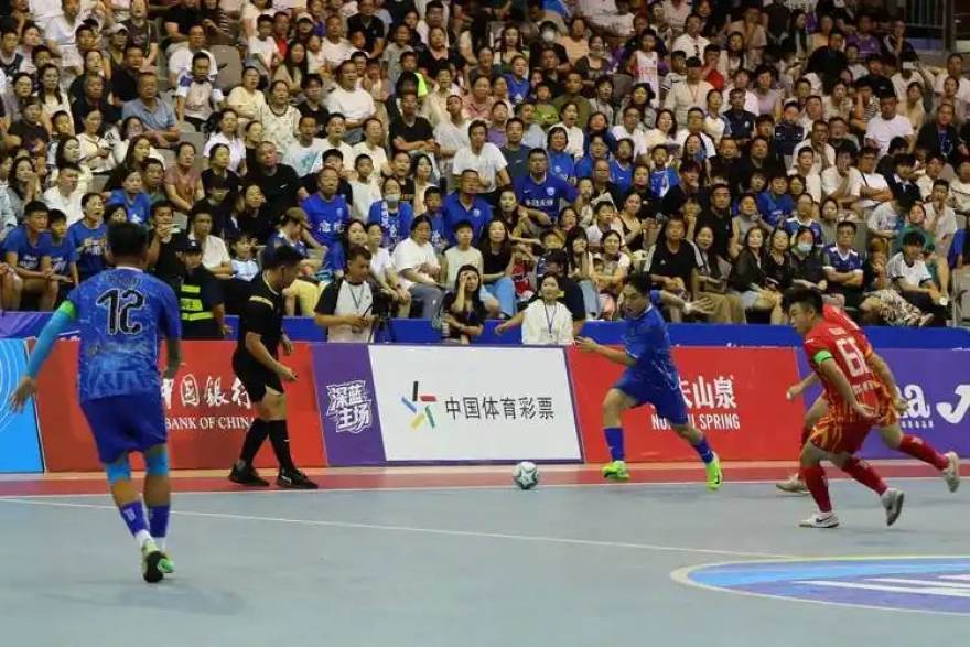 懂球帝赛事数据中心多屏数据界面展示